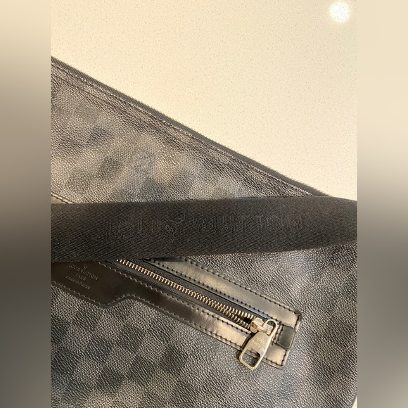 LOUIS VUITTON LV DAMIER GRAPHITE CROSSBODY MESSENGER BAG - Picture 5 of 15